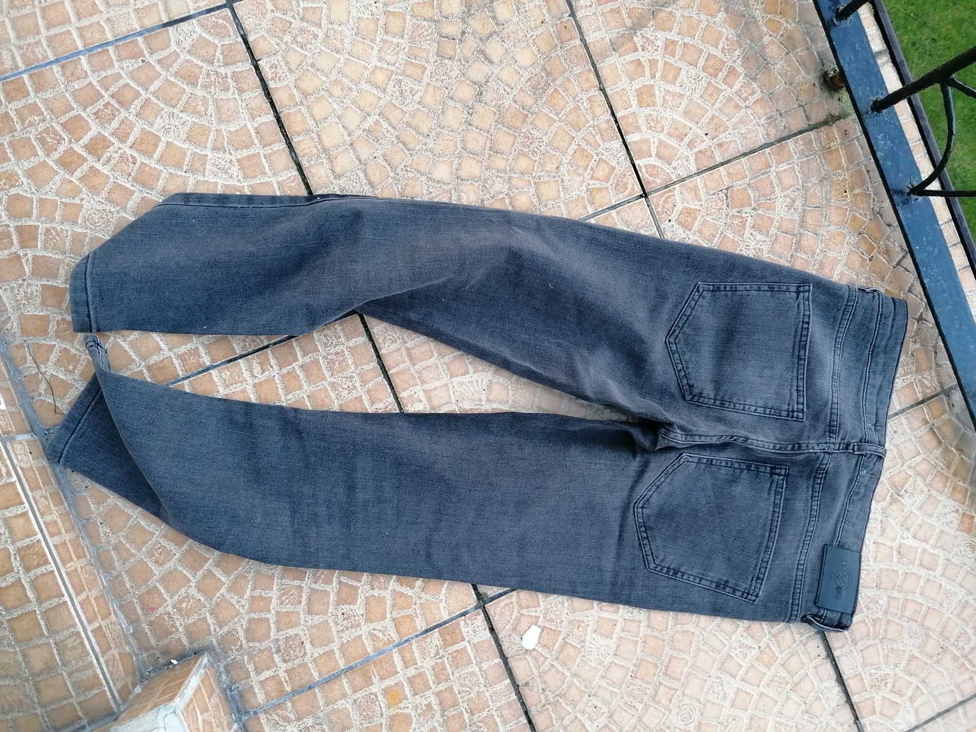 NOWE dżinsy spodnie do kostki jeansy rurki czarne XXS 32