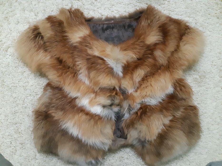 Меховой жилет из лисицы