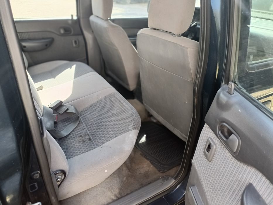 Vendo Mazda b 2500 4x4 cabine dupla como nova recebo retoma