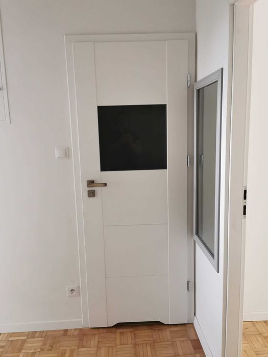 Drzwi 60, łazienkowe, prawe z oscieżnicą regulowaną 80-100mm, NOWE