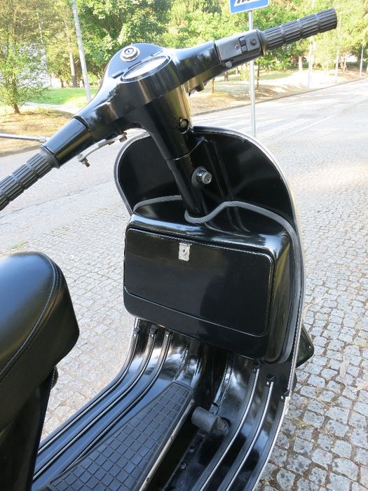 Vespa P125X                 .