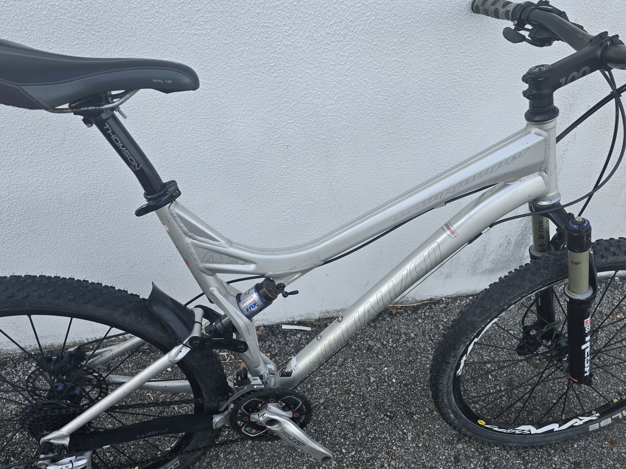 Specialized stumpjumper xl bem equipada