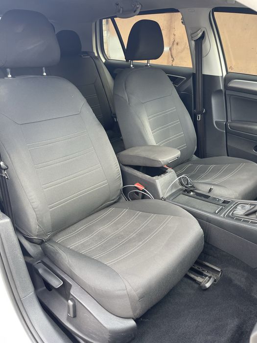 Чехлы Volkswagen Golf 7 E-Golf