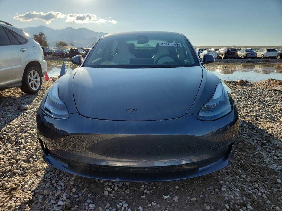 Tesla Model 3 2023 .