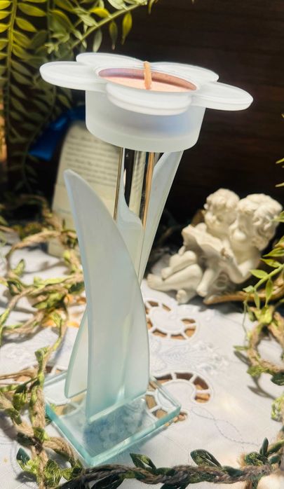 W Prezencie/Kwiatek Świecznik/ Zestaw z Naturalną Świecą/ Walentynki/