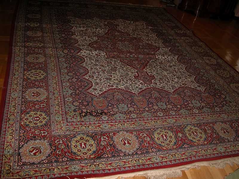 wełniany dywan o wymiarach 340/255cm