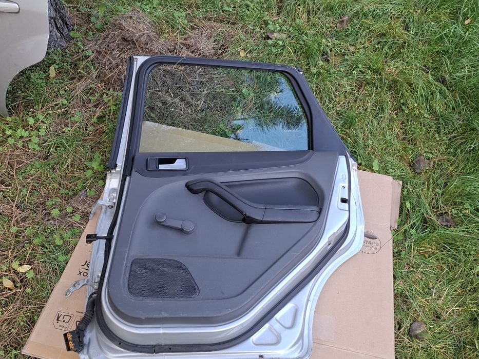 Drzwi z samochodu Ford Focus 2-2007 roku