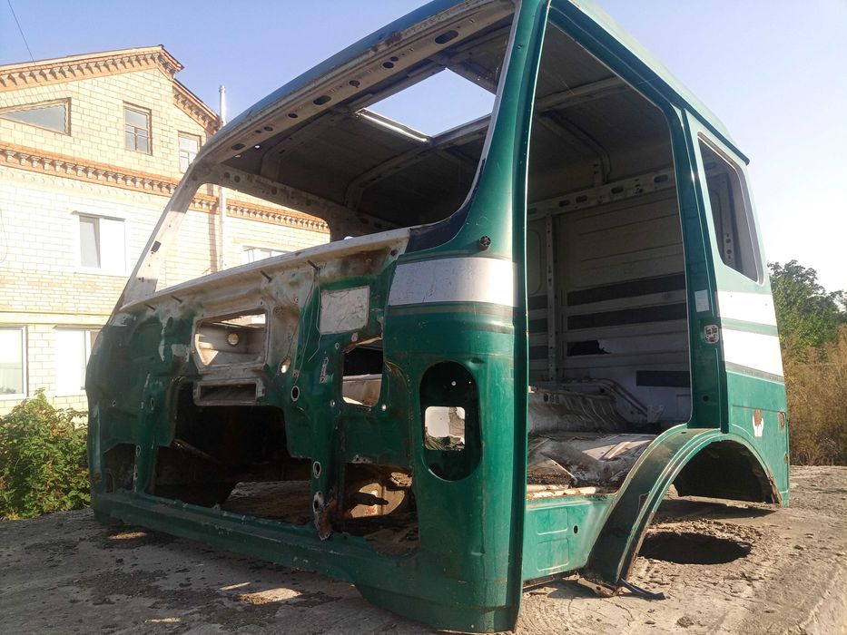 Кабіна mercedes 2538.