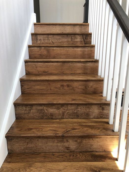 Сходи з натурального дерева — ясен, дуб. Виготовлення під замовлення!