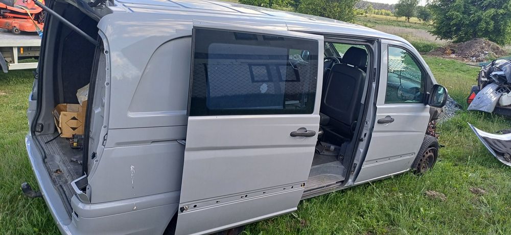 Drzwi klapa bagażnika błotnik poszycie cwiartka  mercedes vito 639