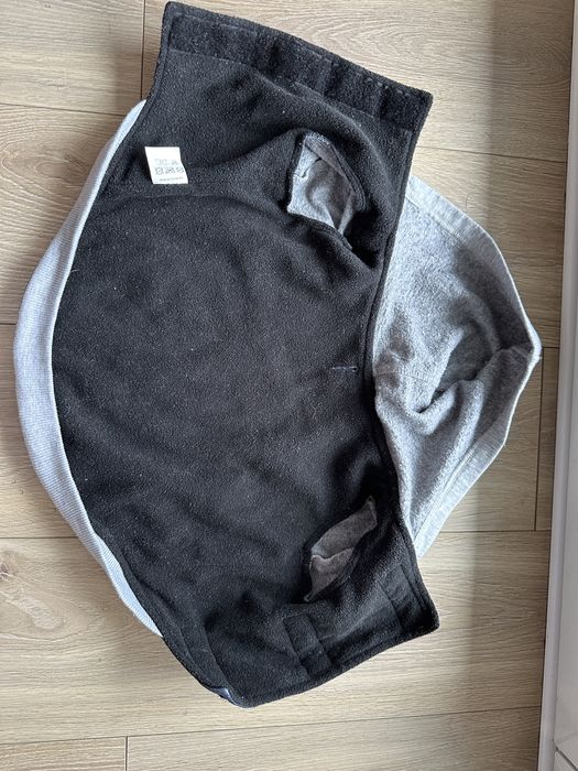 Kurteczka dla psa z kaputrem Amiplay 37cm