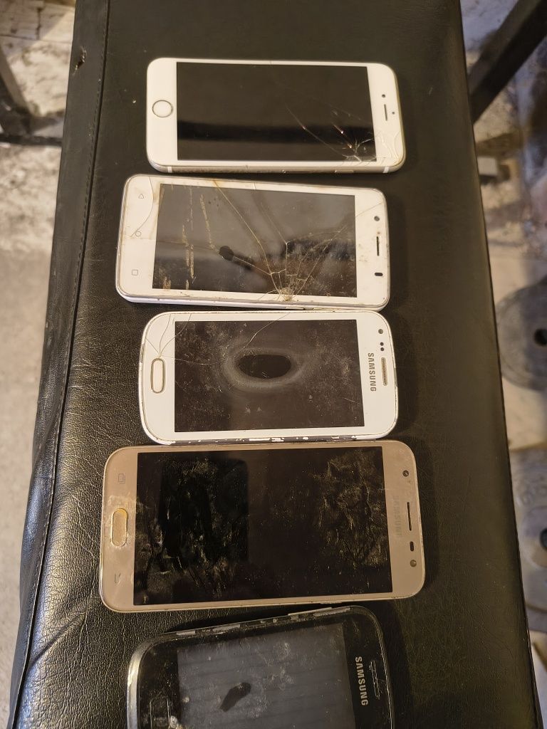 Telefony różne  uszkodzone