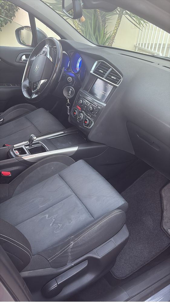 Citroen C4 com caixa automatica