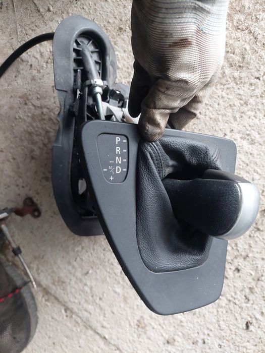 gałka zmiany biegów mechanizm gałka raczka automat bmw e9x e8x europa