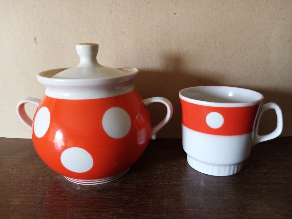 Чашки, кружки, стаканы, рюмки. Посуда для напитков.