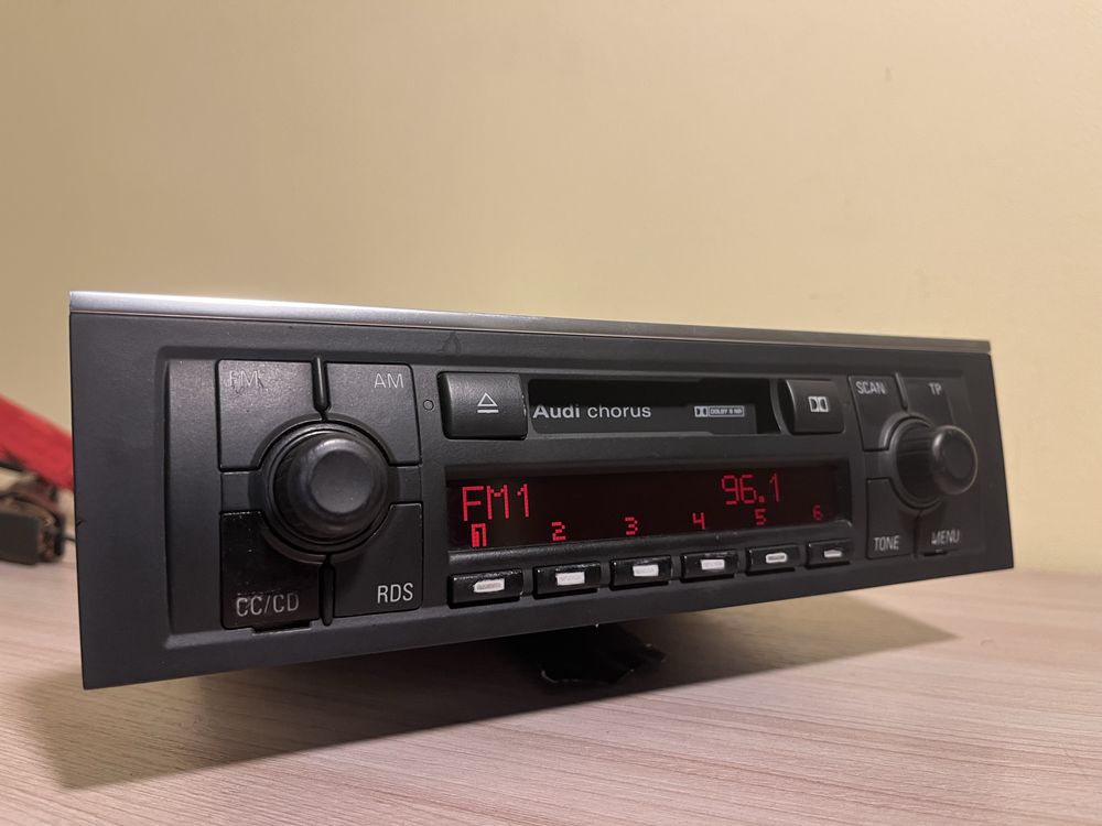 Radio Audi Chorus 2 A4 B6/B7 - ORYGINAŁ , SPRAWNE , Z KODEM