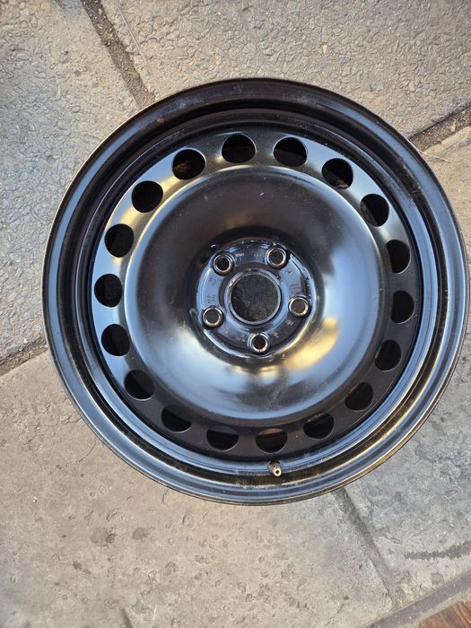 Оригінальні стальні диски з ковпаками r17, 5×112, Volkswagen Tiguan.