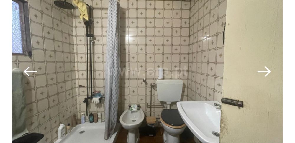Moradia isolada 4 frentes renovada