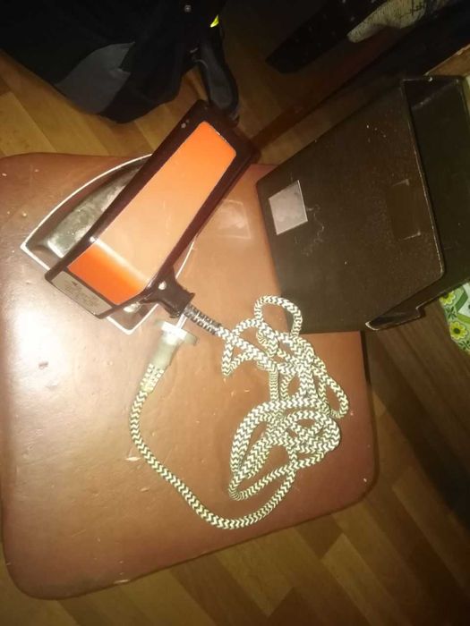 советский складной походный утюг