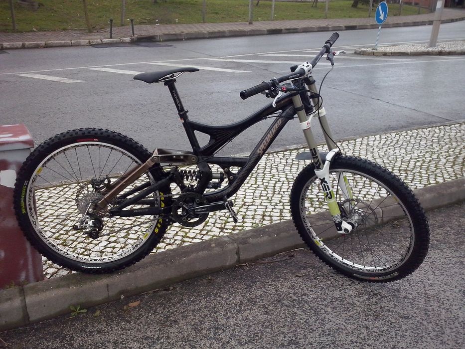 Bicicleta de downhill Specialize Demo 8