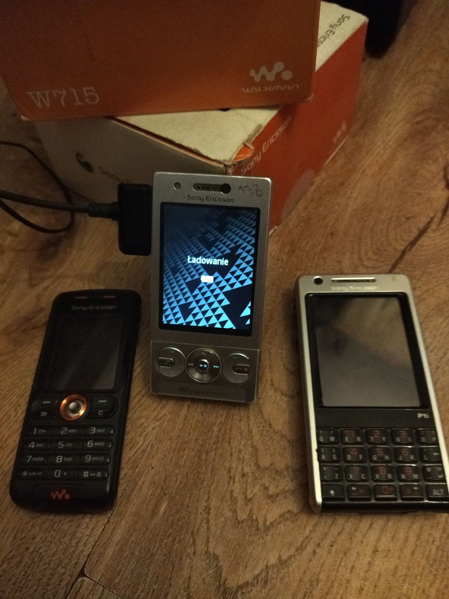 Sony Ericsson zestaw trzech tel dla kolekcjonerów