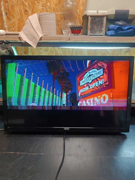Телевізор Philips 24 PFS 6805/12 нижня частина екрану не показує