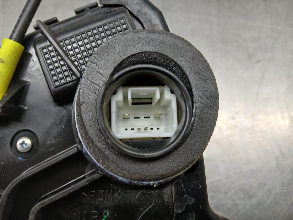 Fechadura / fecho porta frente direito TOYOTA Auris Touring Sports (_E