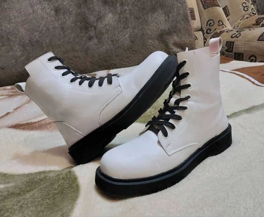 Женские теплые ботинки