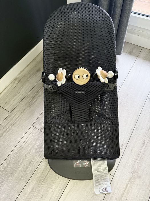 Leżaczek bujaczek babybjorn Bliss Mesh