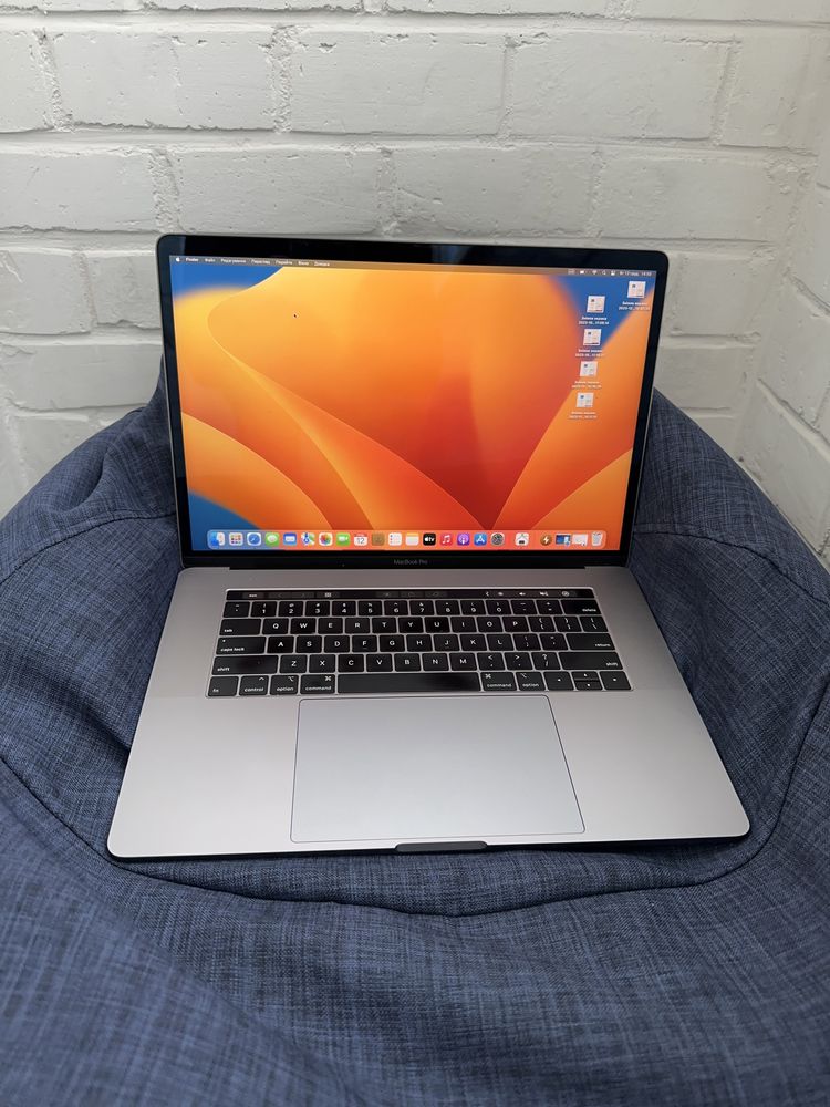 Macbook pro 15 2018 i7 2.2/ 16/ 256gb/ Radeon Pro 555x 4Gb