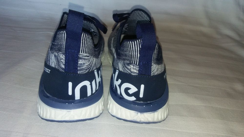 Nike react flyknit roz. 41, dł.wkł.26,5- super stan