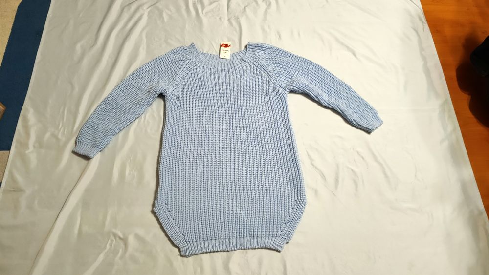 Nowy z metką długi błękitny miękki sweter damski włoski