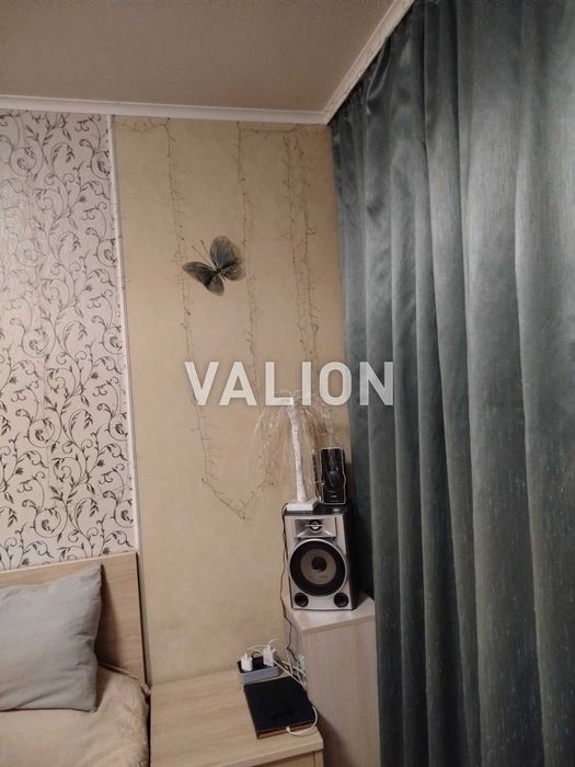 Продам 3-кімнатну квартиру біля метро *Академмістечко*