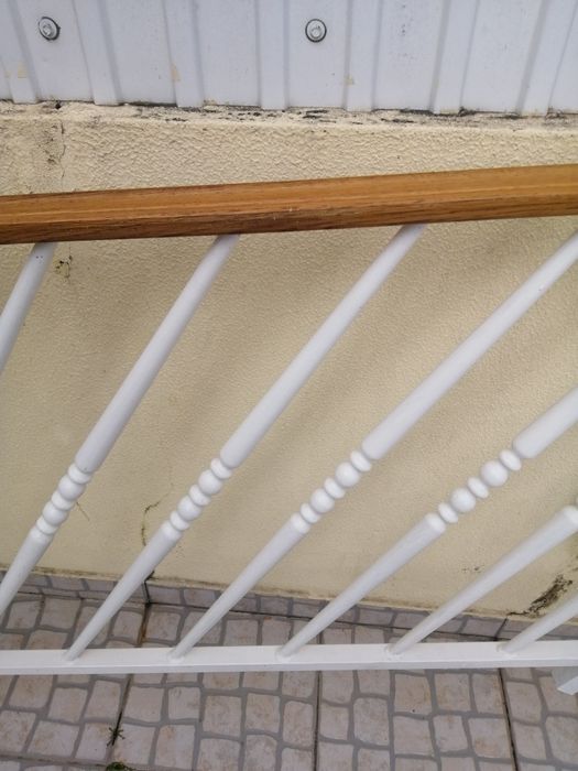 Corrimão em ferro e madeira