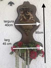 Fonte de parede decorativa com espaco para plantas