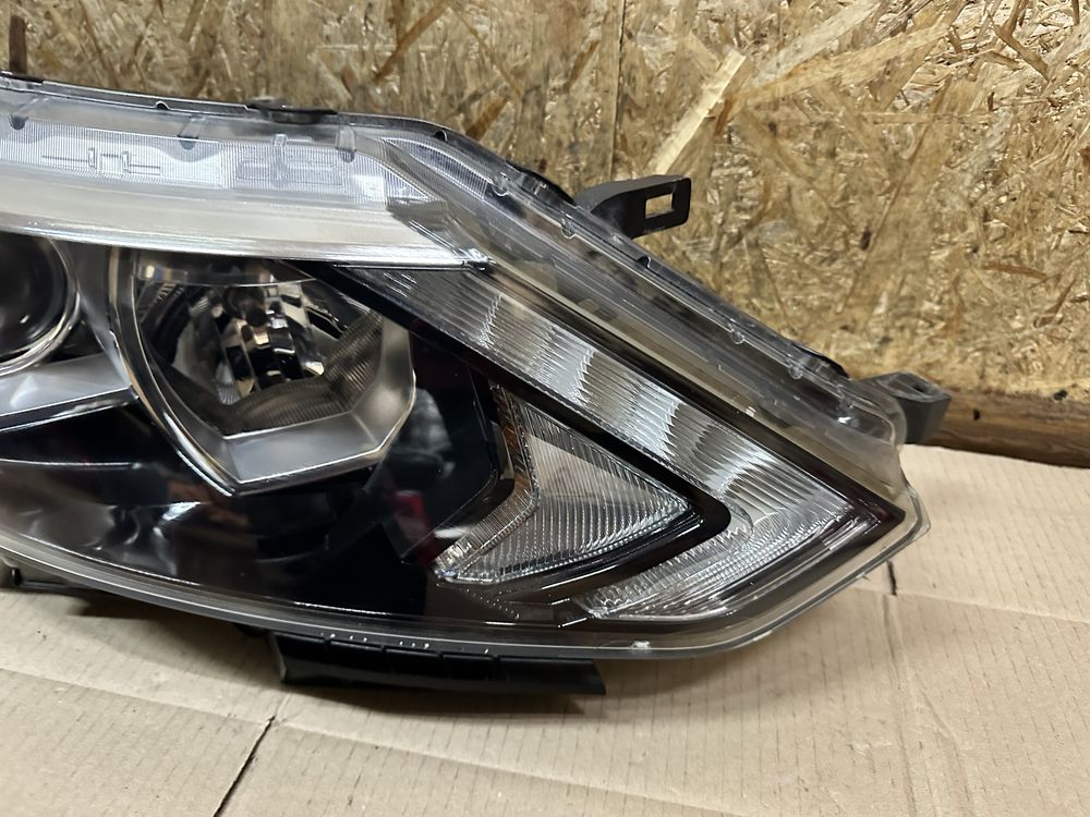 Передня права фара Nissan Qashqai ІІ Нісан Кашкай 2 J11 2014-2017