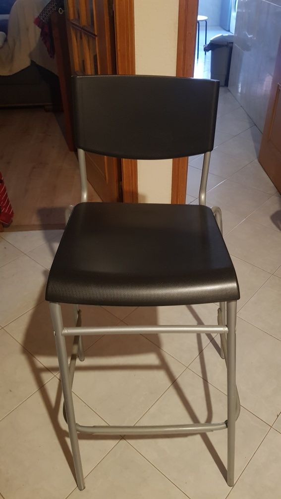 Cadeira alta de balcao IKEA