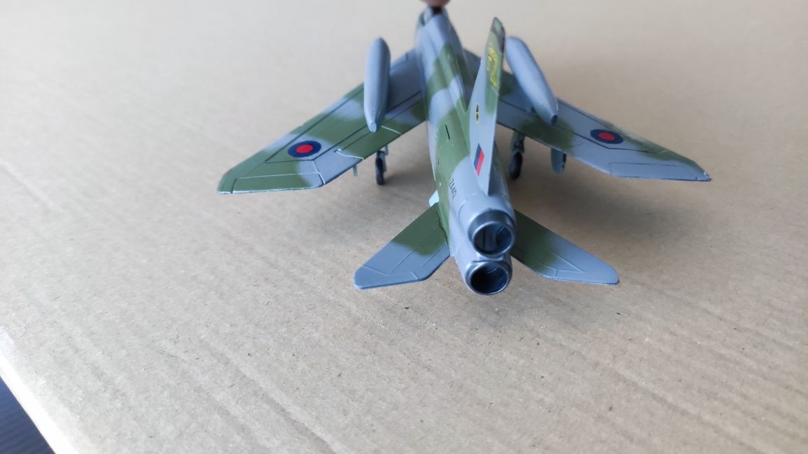 Сборная модель самолета 1:72 BAC Lightning F MK.6