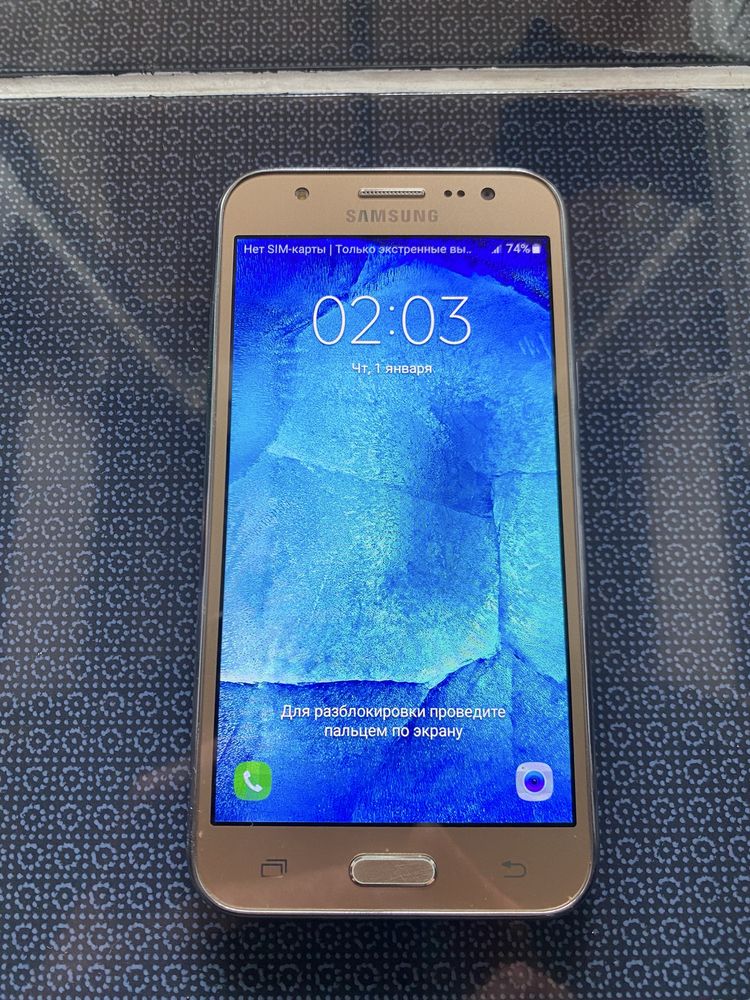 Телефон Samsung Galaxy J5