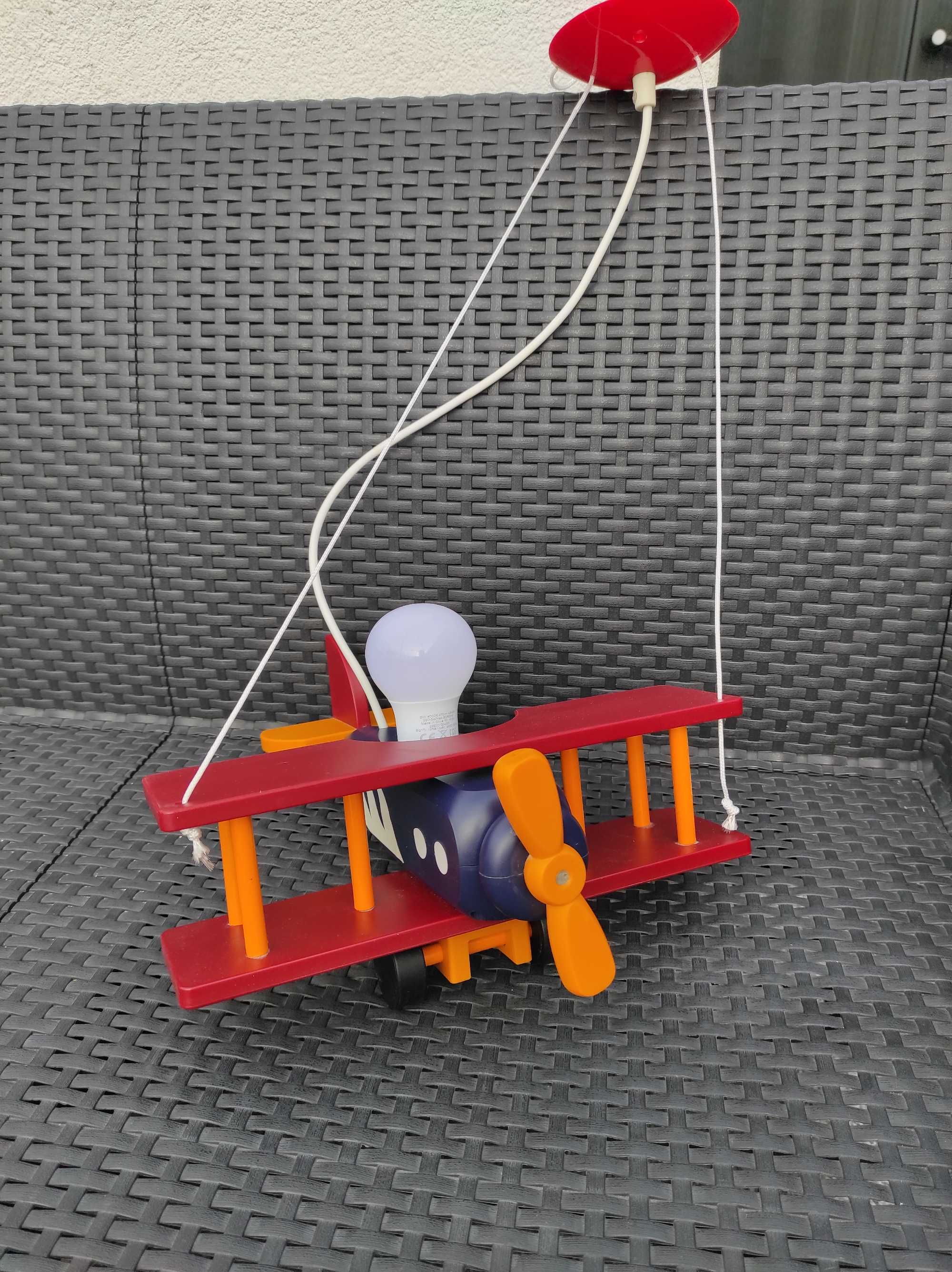 Lampa dziecięca samolot