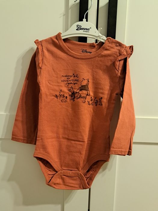 Body z falbanką i Kubusiem puchatkiem 86 sinsay