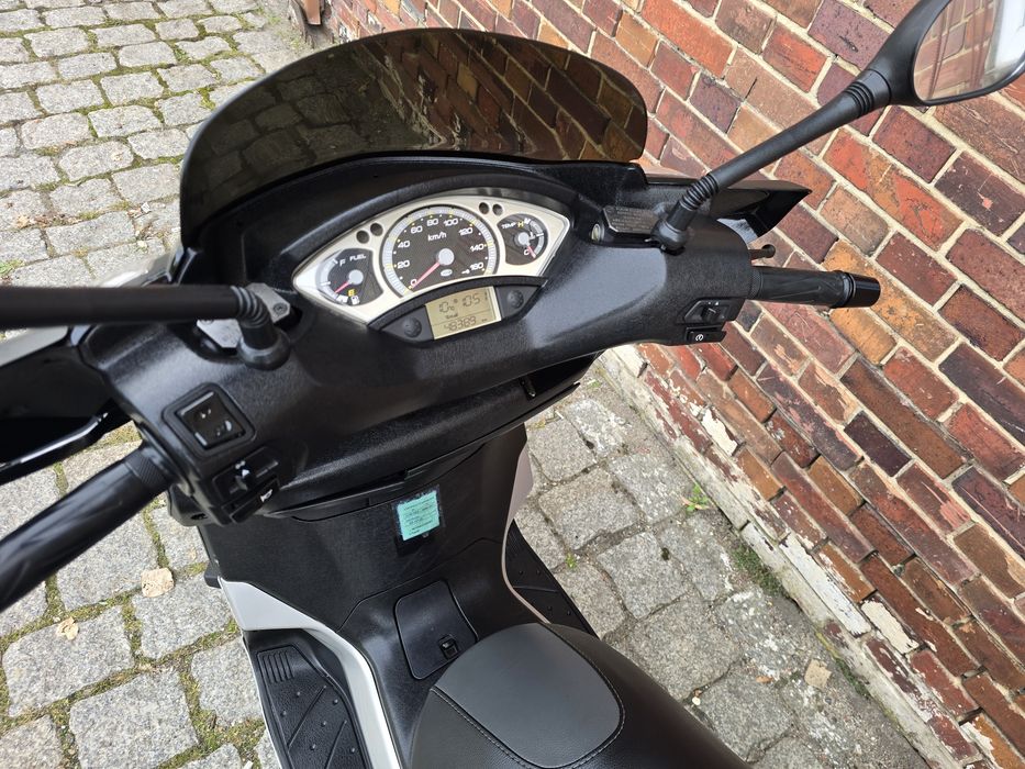 Yamaha X-Max 250 .2009r. Ładny stan // oparcie