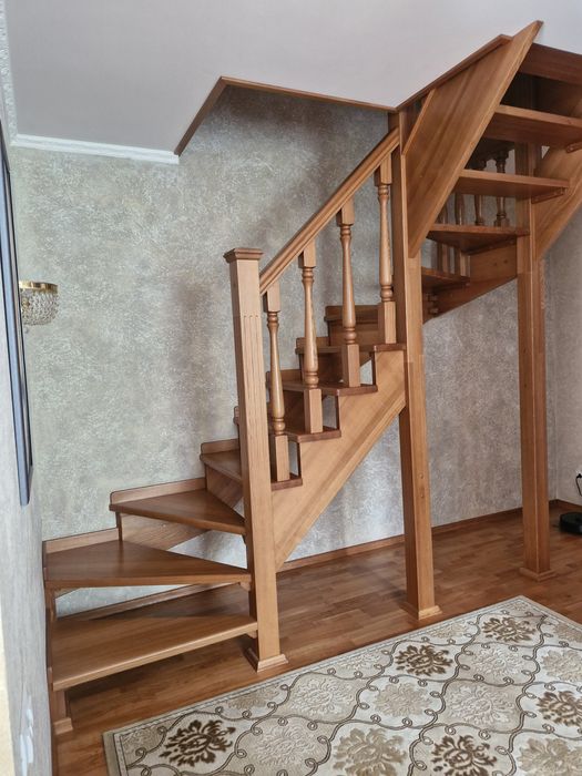 Двоповерховий дуплекс с сучасним капітальним ремонтом