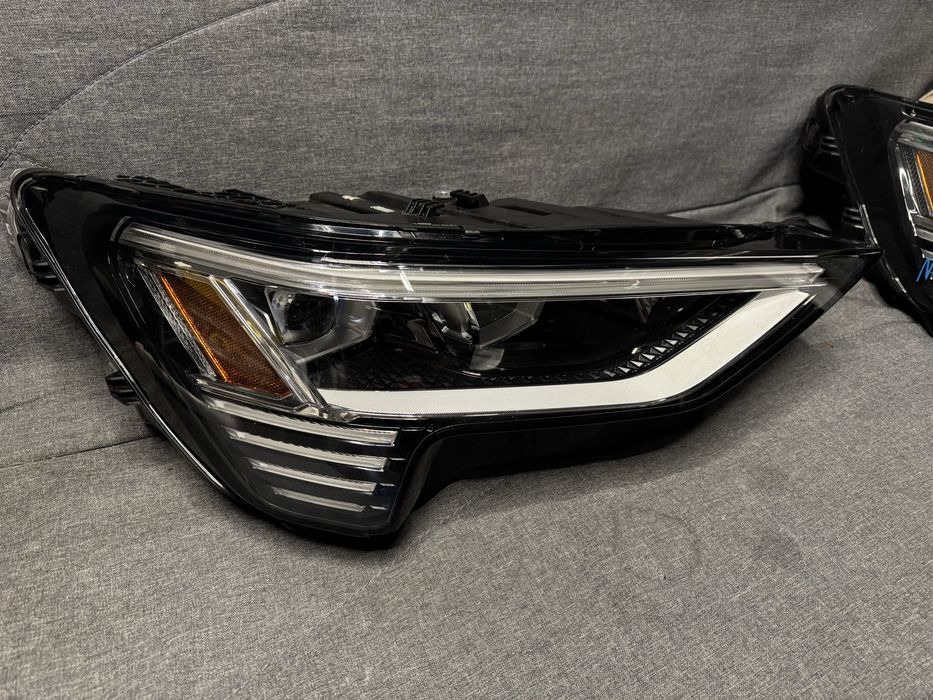 Фара Audi Etron правая USA 4KE.941.040b USA