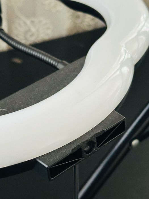 Світодіодна кільцева лампа