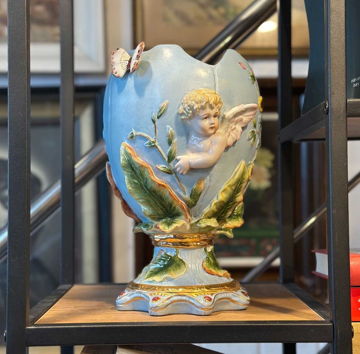 Wazon porcelana amorek sygnowany