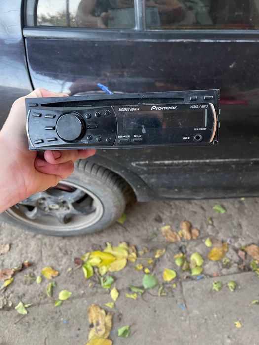 Продам автомагнитолу pioneer в хорошем состоянии