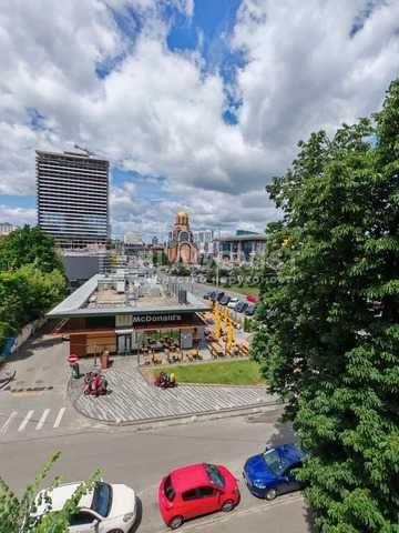 Центр продам квартиру