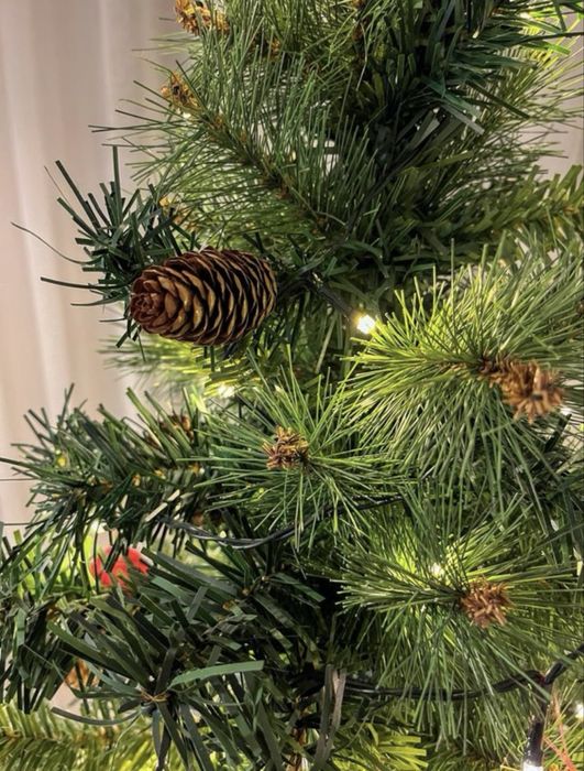 Arvore de Natal 180cm com pinhas