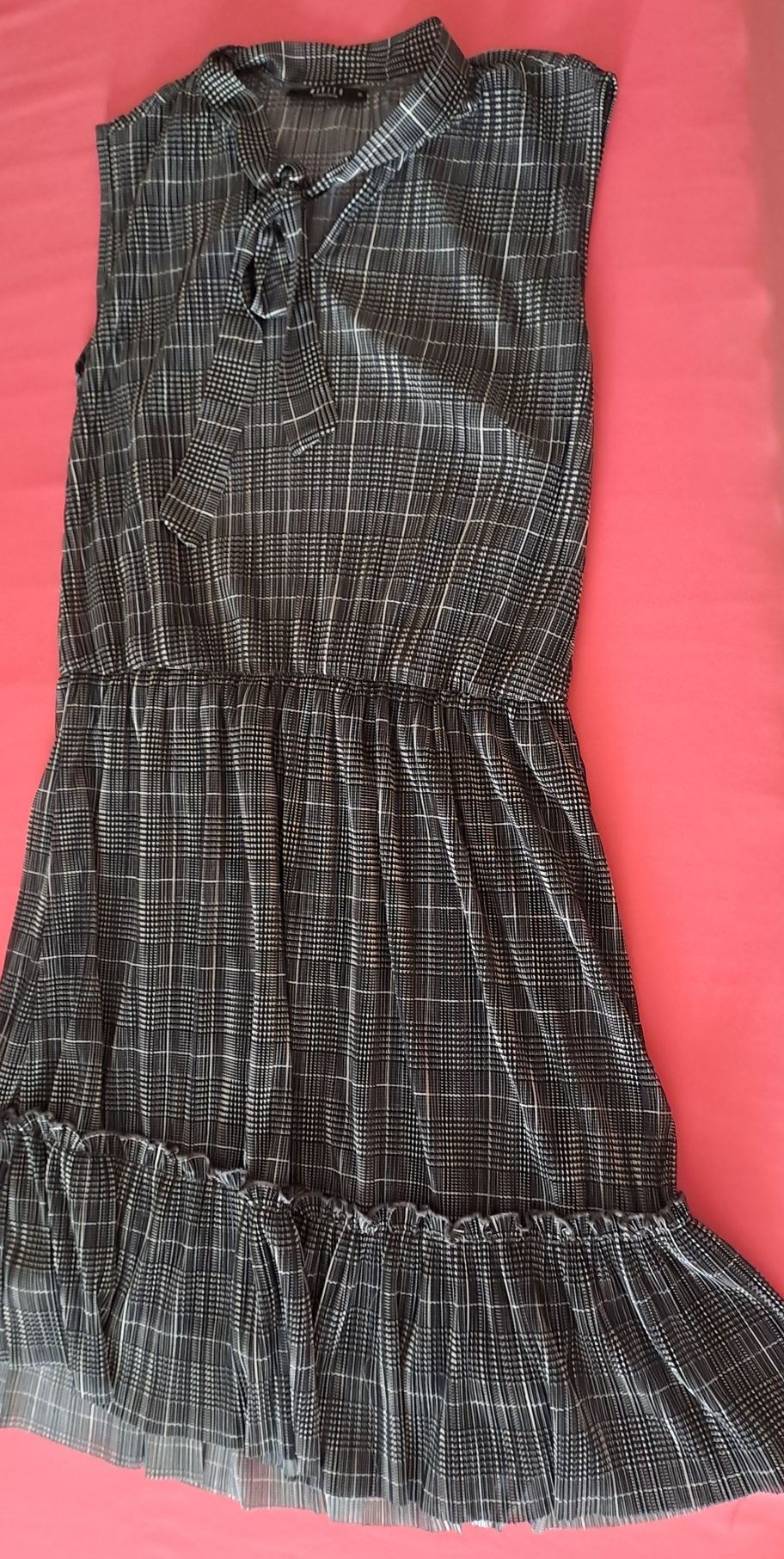 Sukienka Mochito R:XL, podszewka, piękne plisowana
